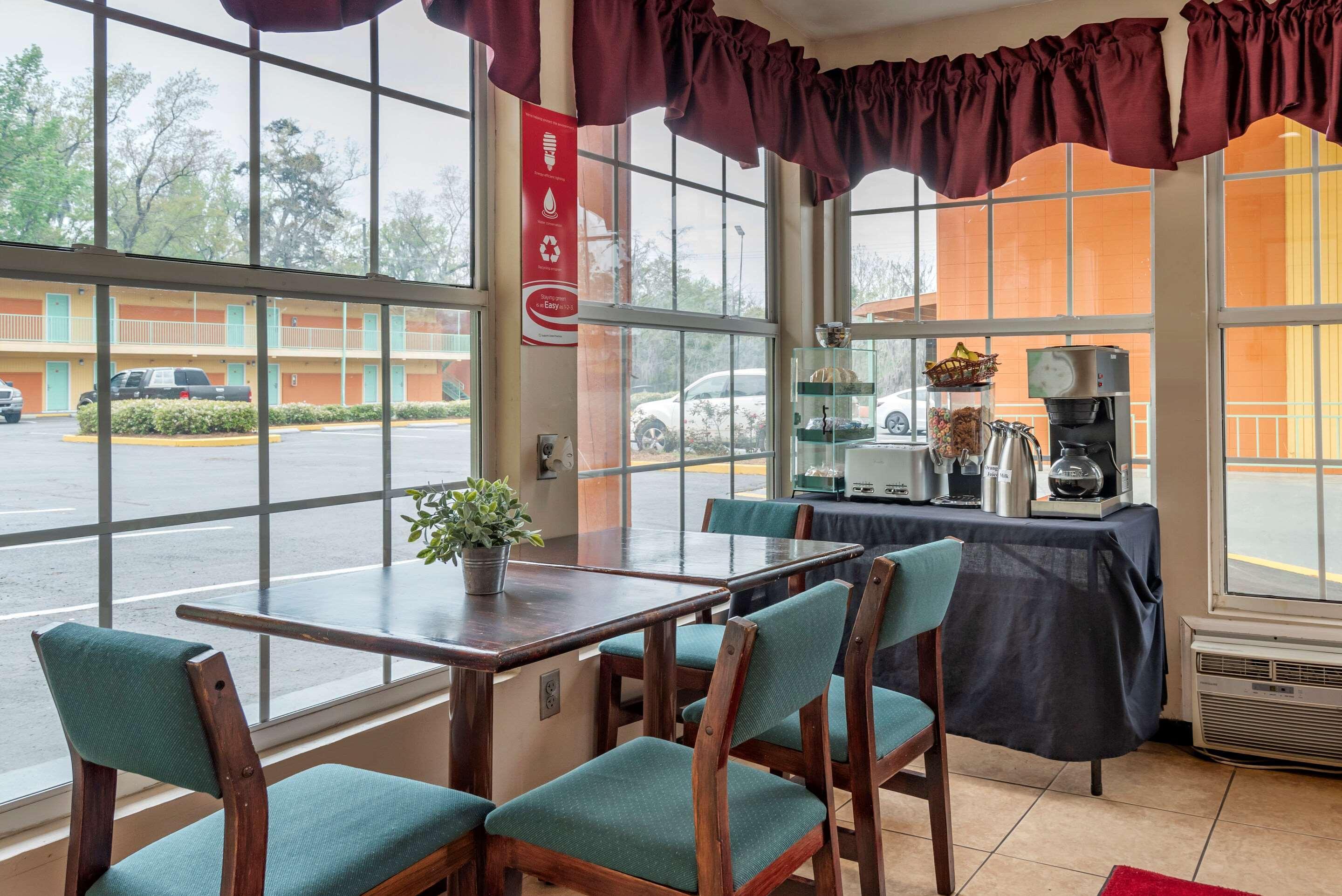 Econo Lodge Tallahassee Near Capital -University Exterior foto